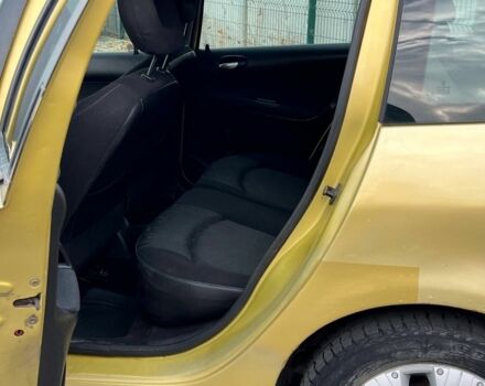 Желтый Пежо 206, объемом двигателя 2 л и пробегом 250 тыс. км за 2499 $, фото 5 на Automoto.ua
