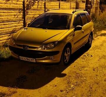 Жовтий Пежо 206, об'ємом двигуна 1.6 л та пробігом 260 тис. км за 3200 $, фото 1 на Automoto.ua