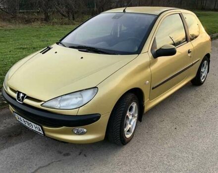 Желтый Пежо 206, объемом двигателя 1.4 л и пробегом 150 тыс. км за 3000 $, фото 1 на Automoto.ua