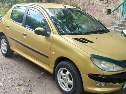Пежо 206 2003 у Чернівцях на Automoto.ua Жовтий Пежо 206, об'ємом двигуна 1.4 л та пробігом 300 тис. км за 2900 $, фото 1 на Automoto.ua