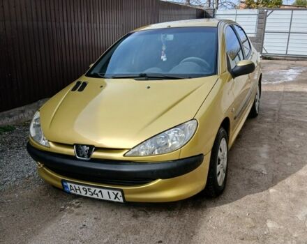 Жовтий Пежо 206, об'ємом двигуна 1.4 л та пробігом 263 тис. км за 2650 $, фото 1 на Automoto.ua
