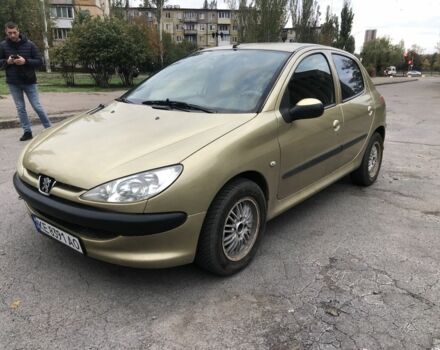Желтый Пежо 206, объемом двигателя 1.4 л и пробегом 200 тыс. км за 3000 $, фото 1 на Automoto.ua