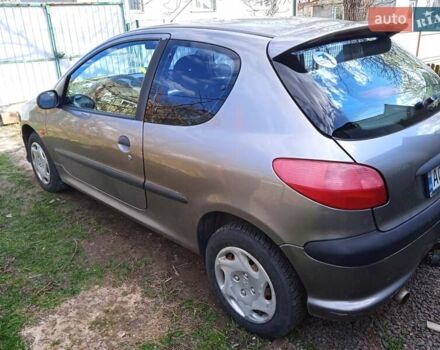 Серый Пежо 206, объемом двигателя 1.6 л и пробегом 315 тыс. км за 3200 $, фото 4 на Automoto.ua