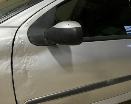 Серый Пежо 206, объемом двигателя 0 л и пробегом 200 тыс. км за 650 $, фото 7 на Automoto.ua