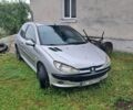 Серый Пежо 206, объемом двигателя 1.12 л и пробегом 240 тыс. км за 1800 $, фото 1 на Automoto.ua