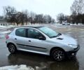 Серый Пежо 206, объемом двигателя 1.4 л и пробегом 200 тыс. км за 2700 $, фото 1 на Automoto.ua