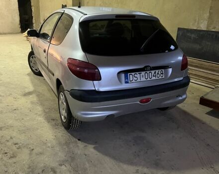 Серый Пежо 206, объемом двигателя 0 л и пробегом 200 тыс. км за 650 $, фото 1 на Automoto.ua