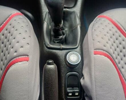 Серый Пежо 206, объемом двигателя 1.36 л и пробегом 230 тыс. км за 2349 $, фото 22 на Automoto.ua