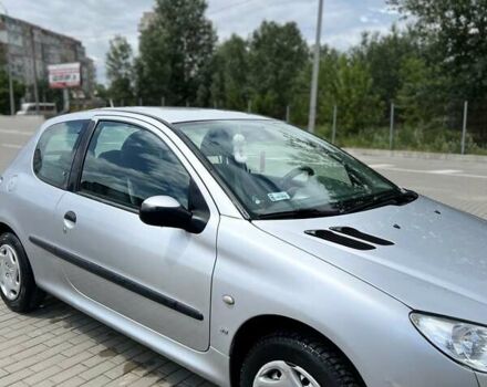 Серый Пежо 206, объемом двигателя 1.36 л и пробегом 147 тыс. км за 2700 $, фото 4 на Automoto.ua