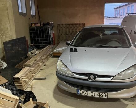 Серый Пежо 206, объемом двигателя 0 л и пробегом 200 тыс. км за 650 $, фото 2 на Automoto.ua