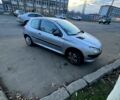 Сірий Пежо 206, об'ємом двигуна 1.4 л та пробігом 200 тис. км за 2000 $, фото 2 на Automoto.ua