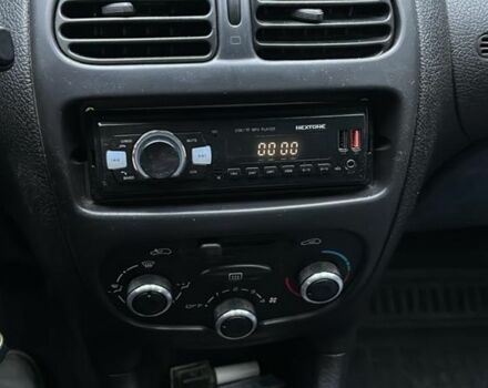 Серый Пежо 206, объемом двигателя 1.36 л и пробегом 173 тыс. км за 2000 $, фото 10 на Automoto.ua