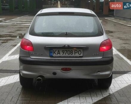 Сірий Пежо 206, об'ємом двигуна 1.36 л та пробігом 340 тис. км за 2950 $, фото 3 на Automoto.ua