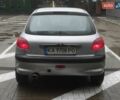 Сірий Пежо 206, об'ємом двигуна 1.36 л та пробігом 340 тис. км за 2950 $, фото 3 на Automoto.ua