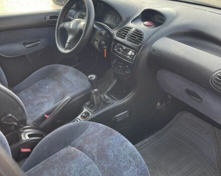 Серый Пежо 206, объемом двигателя 1.9 л и пробегом 200 тыс. км за 1299 $, фото 8 на Automoto.ua