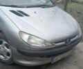Сірий Пежо 206, об'ємом двигуна 1.4 л та пробігом 210 тис. км за 3200 $, фото 1 на Automoto.ua
