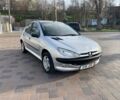 Серый Пежо 206, объемом двигателя 1.9 л и пробегом 200 тыс. км за 1299 $, фото 5 на Automoto.ua