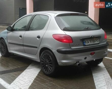 Сірий Пежо 206, об'ємом двигуна 1.36 л та пробігом 340 тис. км за 2950 $, фото 4 на Automoto.ua