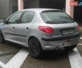 Сірий Пежо 206, об'ємом двигуна 1.36 л та пробігом 340 тис. км за 2950 $, фото 4 на Automoto.ua