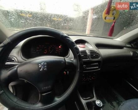 Сірий Пежо 206, об'ємом двигуна 1.36 л та пробігом 340 тис. км за 2950 $, фото 23 на Automoto.ua