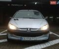 Сірий Пежо 206, об'ємом двигуна 1.36 л та пробігом 340 тис. км за 2950 $, фото 7 на Automoto.ua