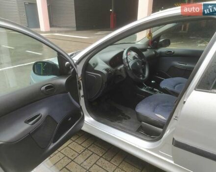 Сірий Пежо 206, об'ємом двигуна 1.36 л та пробігом 340 тис. км за 2950 $, фото 15 на Automoto.ua