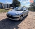 Сірий Пежо 206, об'ємом двигуна 1.36 л та пробігом 260 тис. км за 2850 $, фото 1 на Automoto.ua