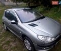 Серый Пежо 206, объемом двигателя 1.36 л и пробегом 300 тыс. км за 3800 $, фото 1 на Automoto.ua