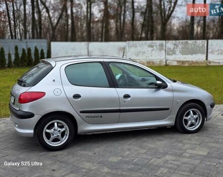 Серый Пежо 206, объемом двигателя 1.4 л и пробегом 221 тыс. км за 2450 $, фото 9 на Automoto.ua