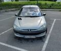 Серый Пежо 206, объемом двигателя 1.4 л и пробегом 327 тыс. км за 3100 $, фото 1 на Automoto.ua