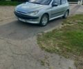 Серый Пежо 206, объемом двигателя 1.4 л и пробегом 206 тыс. км за 2750 $, фото 1 на Automoto.ua
