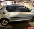 Сірий Пежо 206, об'ємом двигуна 1.4 л та пробігом 195 тис. км за 2000 $, фото 2 на Automoto.ua