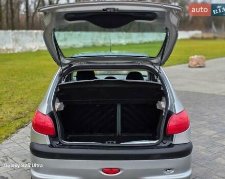 Серый Пежо 206, объемом двигателя 1.4 л и пробегом 221 тыс. км за 2450 $, фото 15 на Automoto.ua