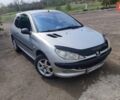 Сірий Пежо 206, об'ємом двигуна 1.4 л та пробігом 369 тис. км за 2500 $, фото 1 на Automoto.ua