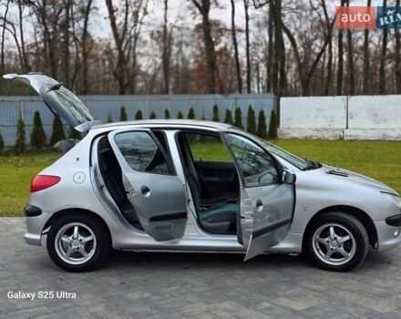 Серый Пежо 206, объемом двигателя 1.4 л и пробегом 221 тыс. км за 2450 $, фото 17 на Automoto.ua