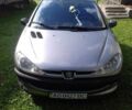 Серый Пежо 206, объемом двигателя 1.1 л и пробегом 250 тыс. км за 2200 $, фото 1 на Automoto.ua