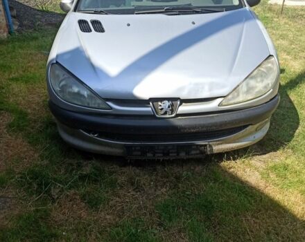 Серый Пежо 206, объемом двигателя 1.4 л и пробегом 250 тыс. км за 1000 $, фото 1 на Automoto.ua