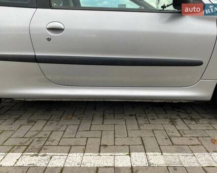 Серый Пежо 206, объемом двигателя 1.1 л и пробегом 150 тыс. км за 3000 $, фото 4 на Automoto.ua