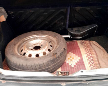 Серый Пежо 206, объемом двигателя 1.9 л и пробегом 308 тыс. км за 2500 $, фото 12 на Automoto.ua