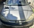 Серый Пежо 206, объемом двигателя 1.4 л и пробегом 200 тыс. км за 1600 $, фото 1 на Automoto.ua