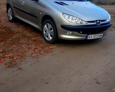Сірий Пежо 206, об'ємом двигуна 1.4 л та пробігом 150 тис. км за 4200 $, фото 1 на Automoto.ua
