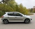 Серый Пежо 206, объемом двигателя 1.4 л и пробегом 175 тыс. км за 2850 $, фото 3 на Automoto.ua
