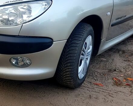 Сірий Пежо 206, об'ємом двигуна 1.4 л та пробігом 150 тис. км за 4200 $, фото 12 на Automoto.ua