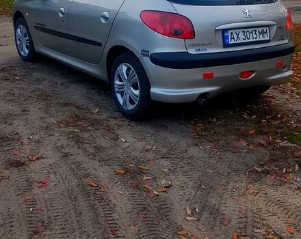 Сірий Пежо 206, об'ємом двигуна 1.4 л та пробігом 150 тис. км за 4200 $, фото 3 на Automoto.ua