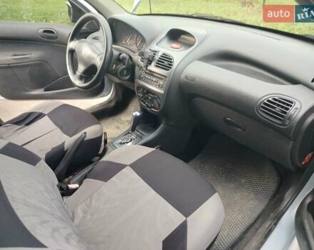 Сірий Пежо 206, об'ємом двигуна 1.4 л та пробігом 184 тис. км за 4200 $, фото 3 на Automoto.ua