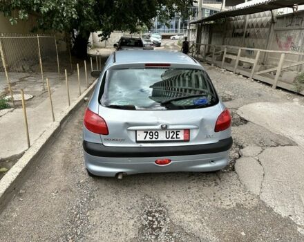 Сірий Пежо 206, об'ємом двигуна 1.1 л та пробігом 112 тис. км за 2000 $, фото 3 на Automoto.ua