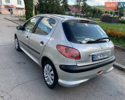 Серый Пежо 206, объемом двигателя 1.36 л и пробегом 115 тыс. км за 2500 $, фото 7 на Automoto.ua