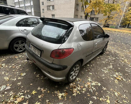 Серый Пежо 206, объемом двигателя 1.36 л и пробегом 300 тыс. км за 2600 $, фото 6 на Automoto.ua