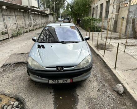 Сірий Пежо 206, об'ємом двигуна 1.1 л та пробігом 112 тис. км за 2000 $, фото 1 на Automoto.ua