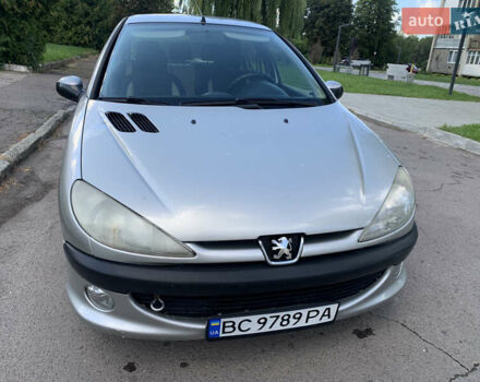 Серый Пежо 206, объемом двигателя 1.36 л и пробегом 115 тыс. км за 2500 $, фото 2 на Automoto.ua